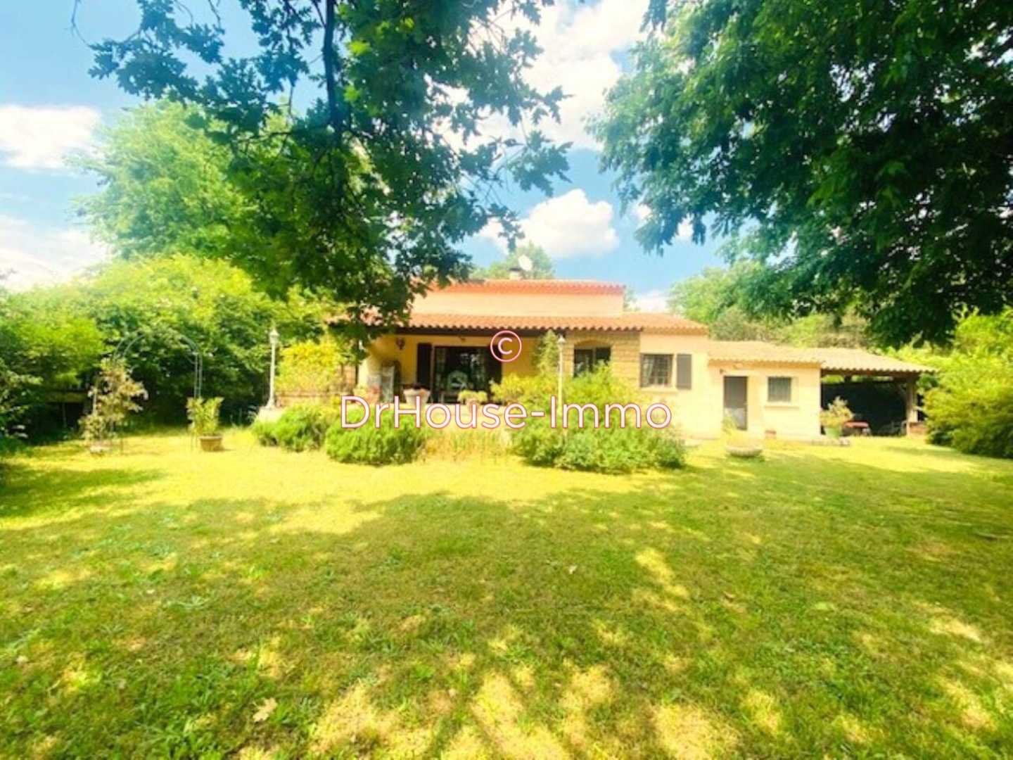 Maison 7 pièces de 220 m² - Uzès (30700)