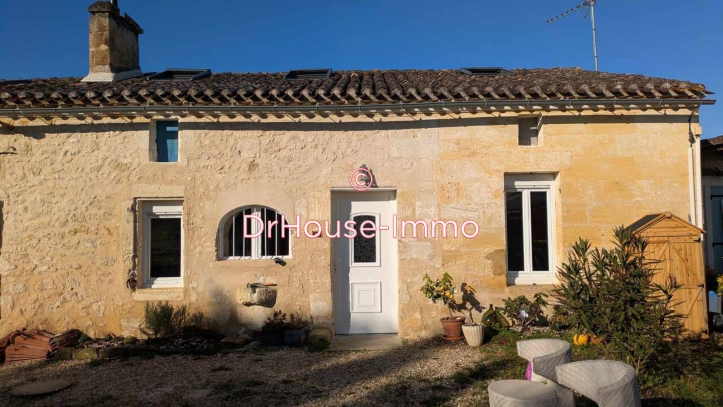 Maison 4 pièces de 110 m² - Grézillac (33420)
