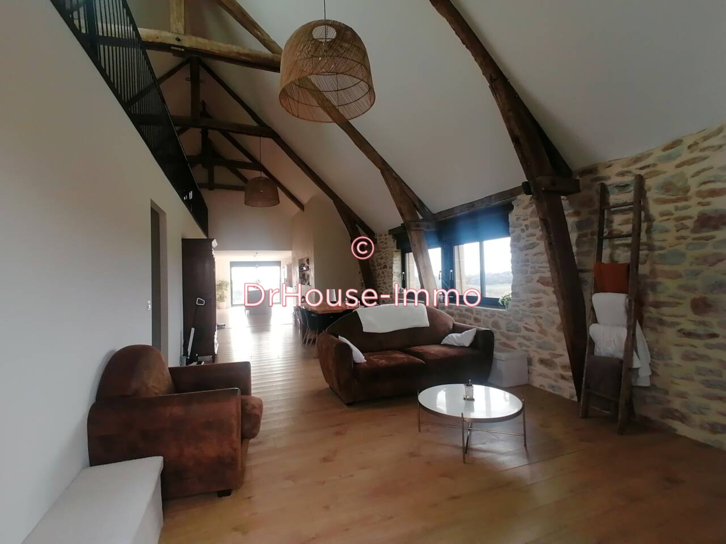 Maison 4 pièces de 190 m² - Aynac (46120)