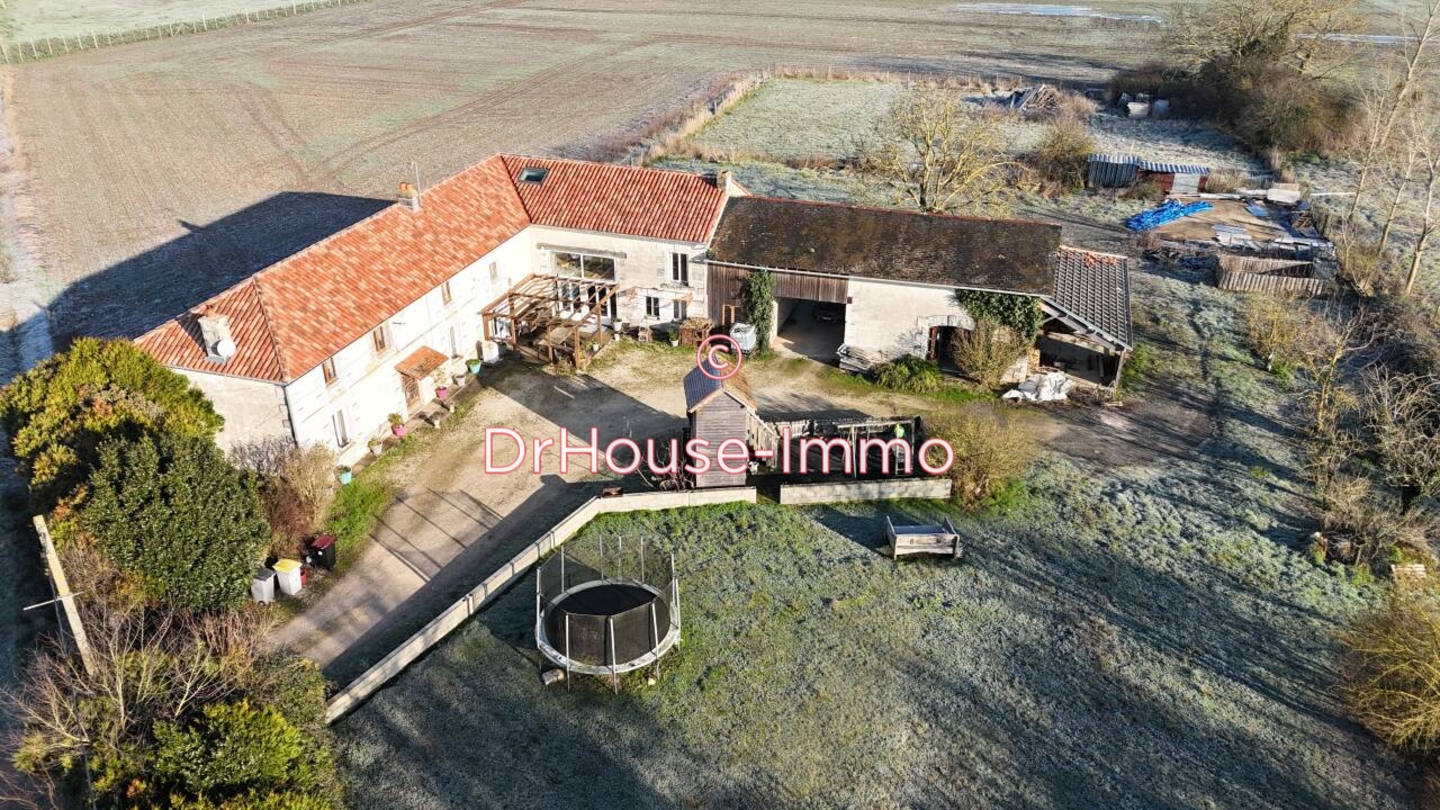 Maison 7 pièces de 170 m² - Angliers (86330)