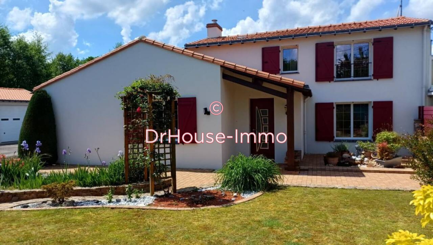 Maison 7 pièces de 131 m² - Lège (44650)