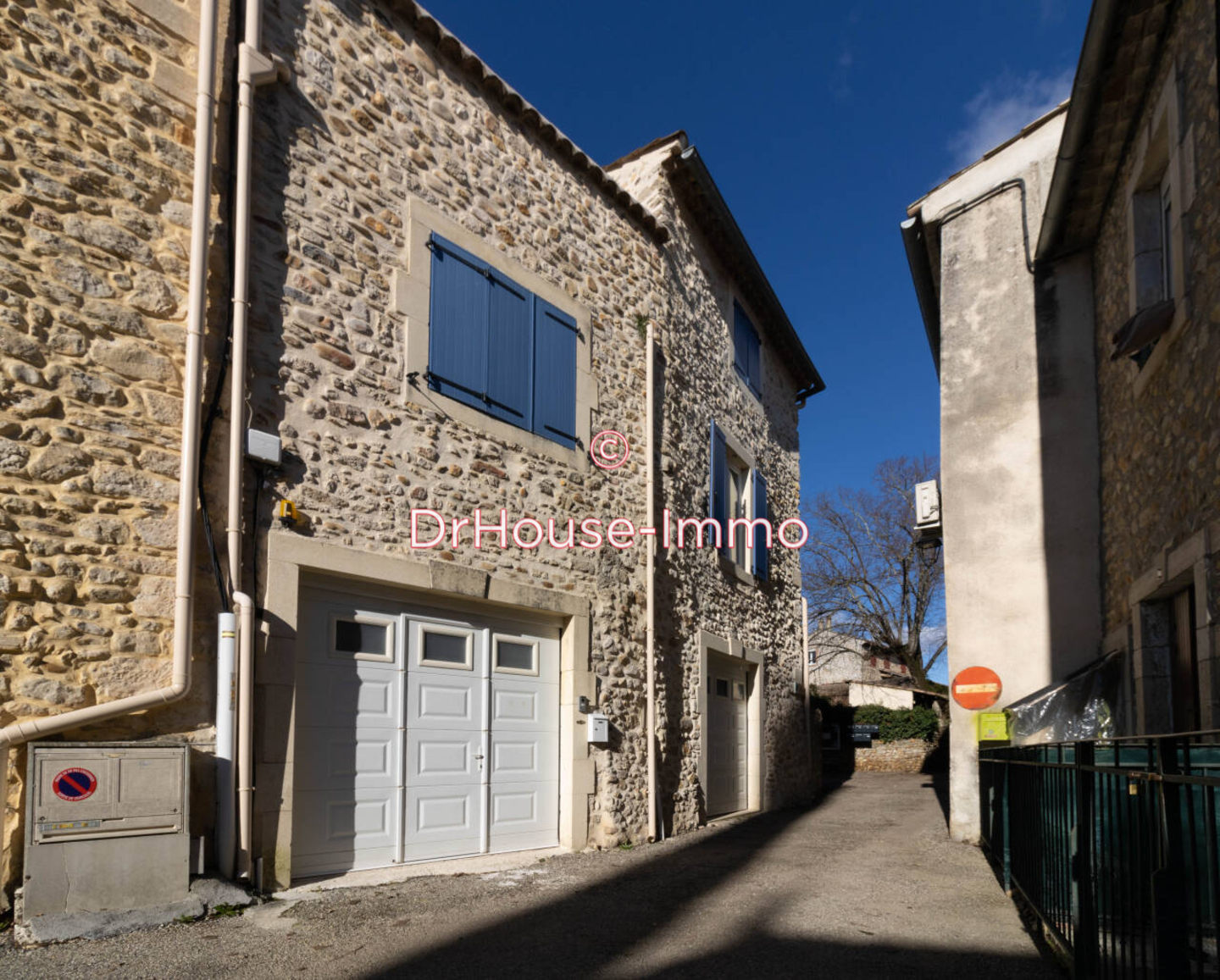 Maison 4 pièces de 132 m² - Saint-Denis (30500)