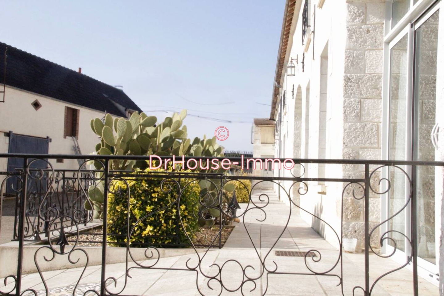 Maison 11 pièces de 416 m² - Préfontaines (45490)