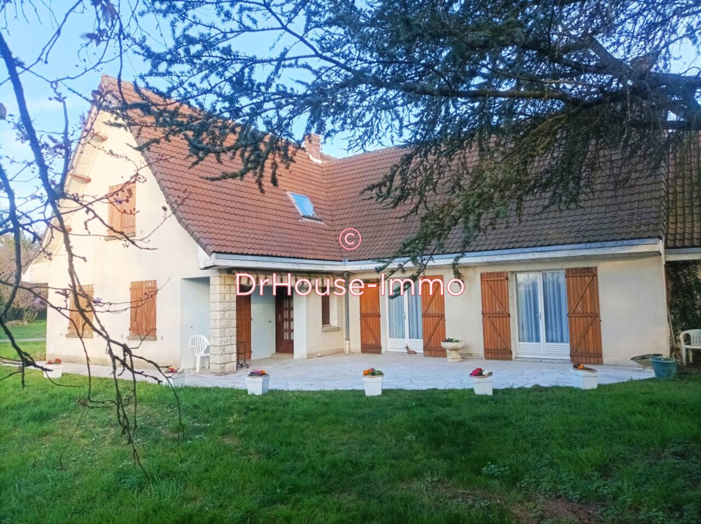 Maison 6 pièces de 174 m² - Ferrières-en-Gâtinais (45210)