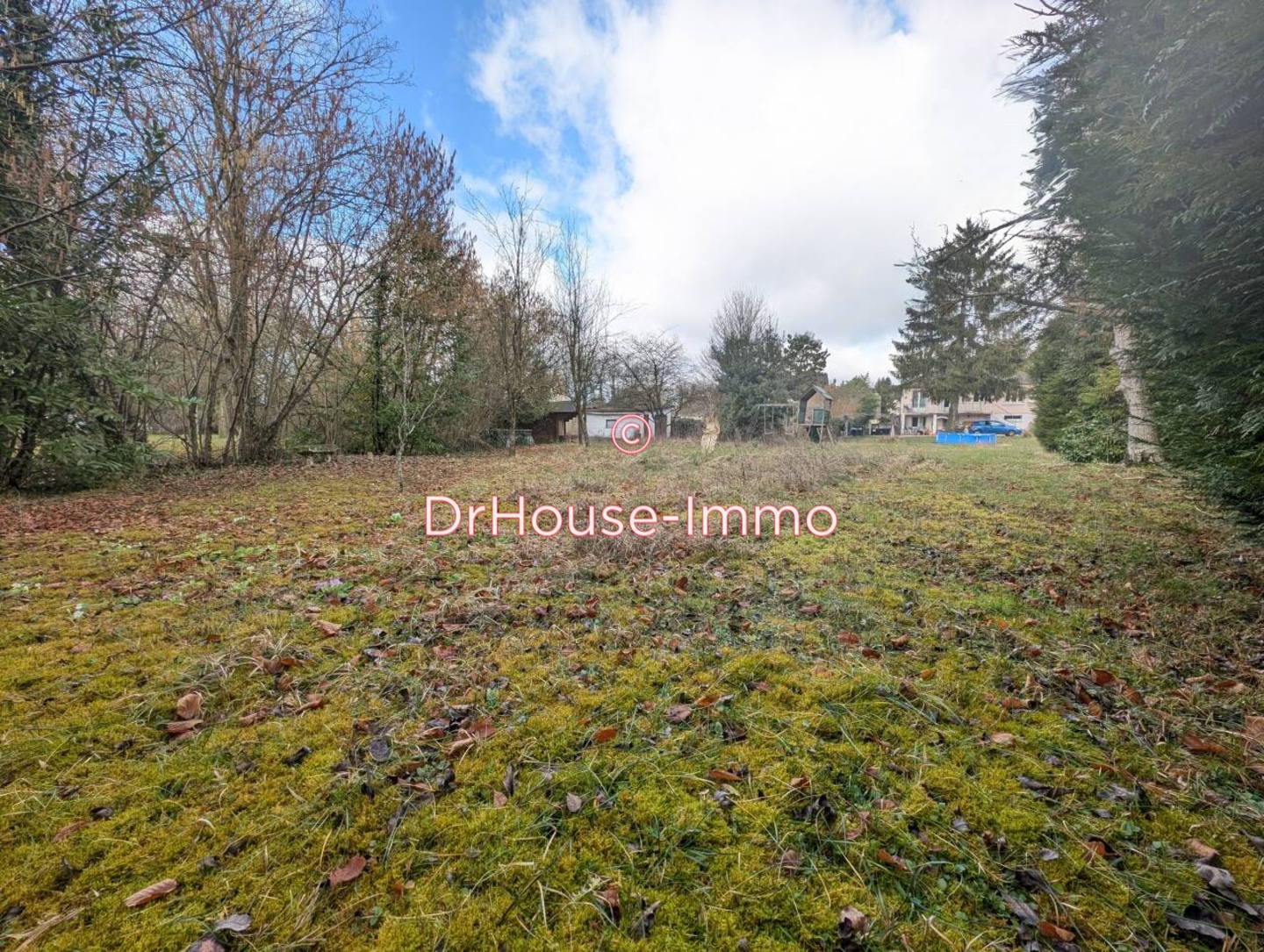 Terrain de 1 219 m² - Troyes (10000)