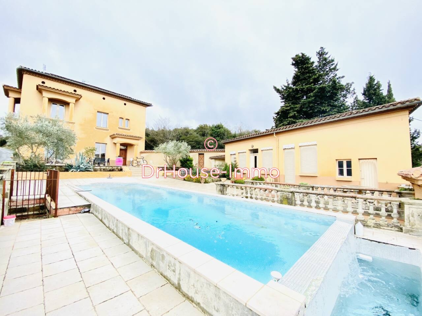 Maison 10 pièces de 268 m² - Limoux (11300)