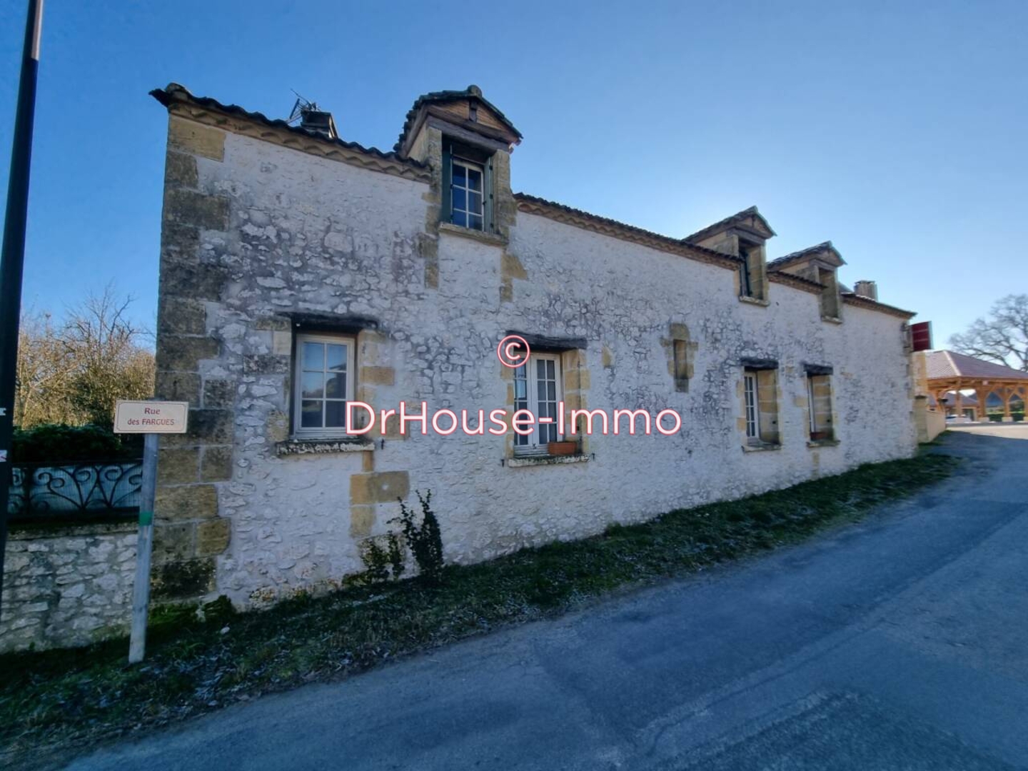 Maison 8 pièces de 364 m² - Faux (24560)