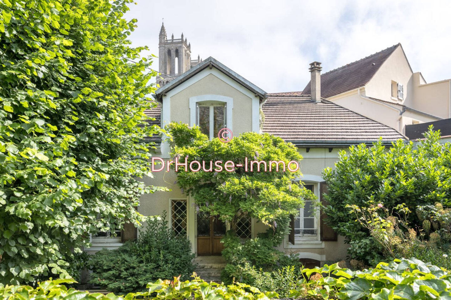 Maison 8 pièces de 160 m² - Mantes-la-Jolie (78200)