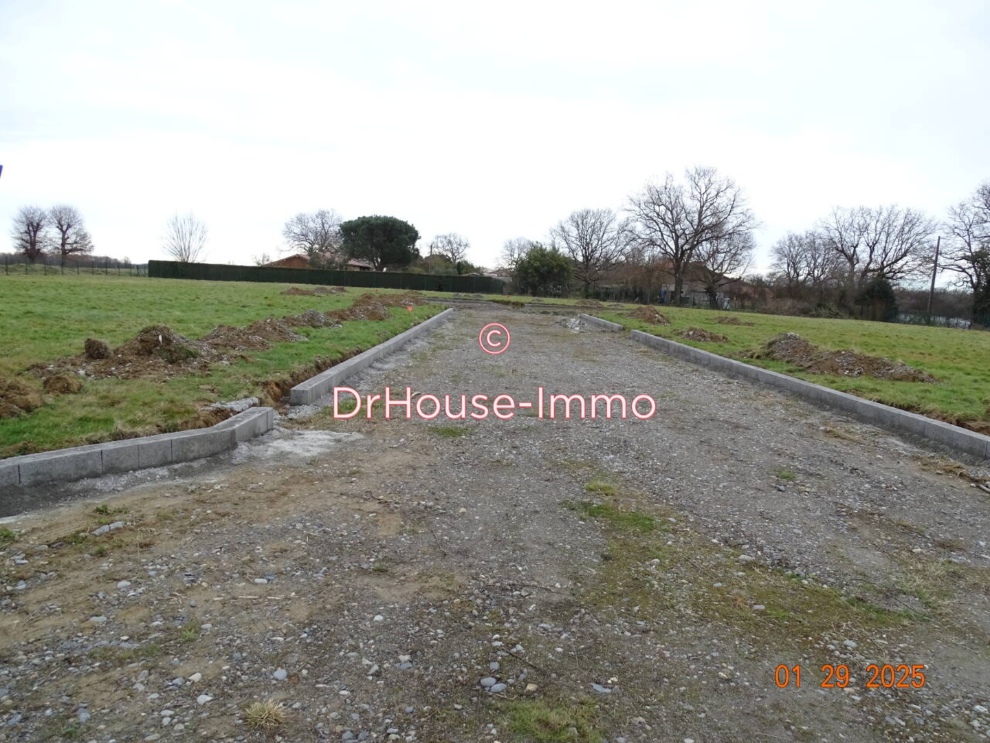 Terrain de 1 000 m² - Poucharramet (31370)