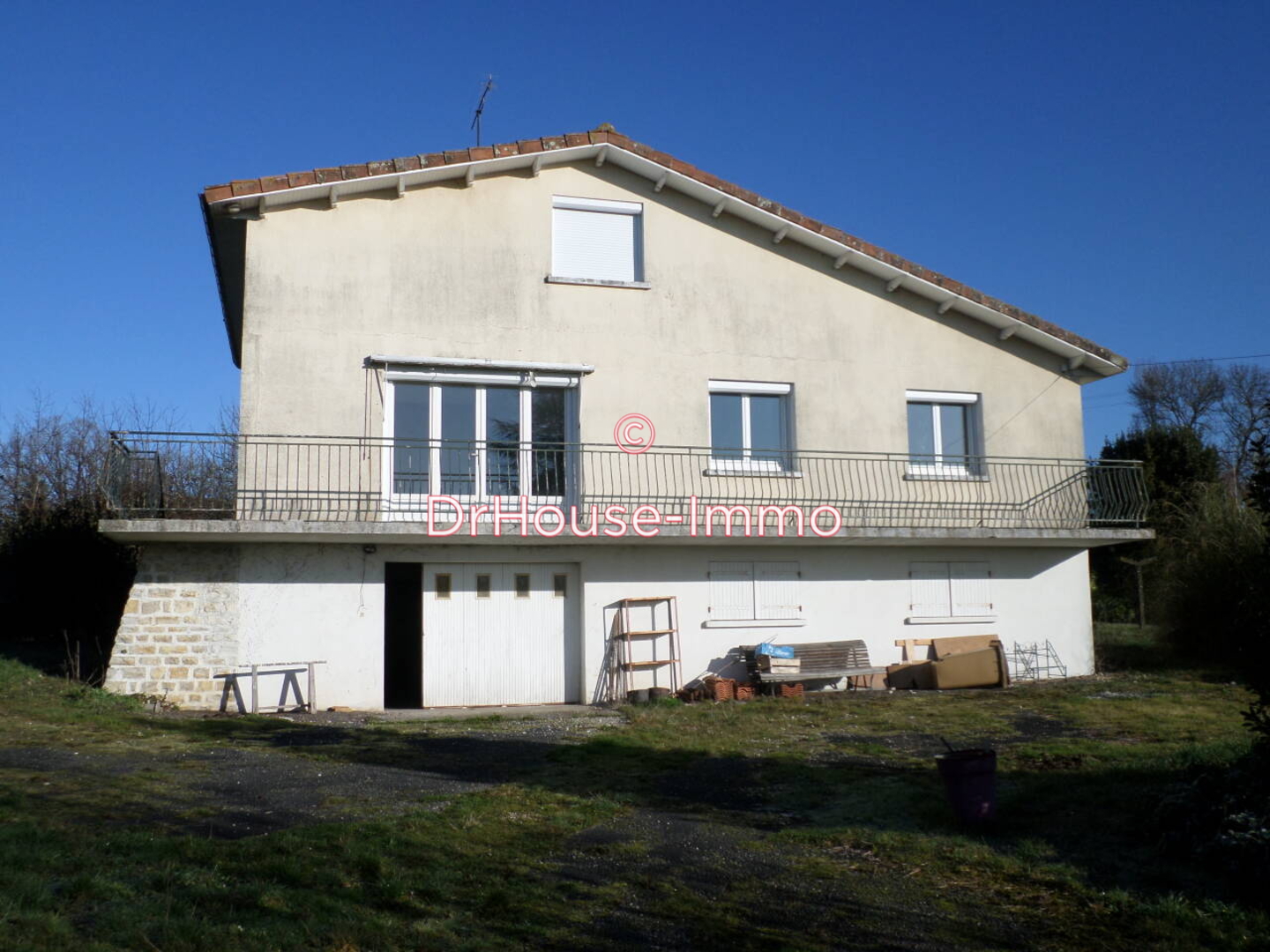 Maison 5 pièces de 100 m² - Hiersac (16290)