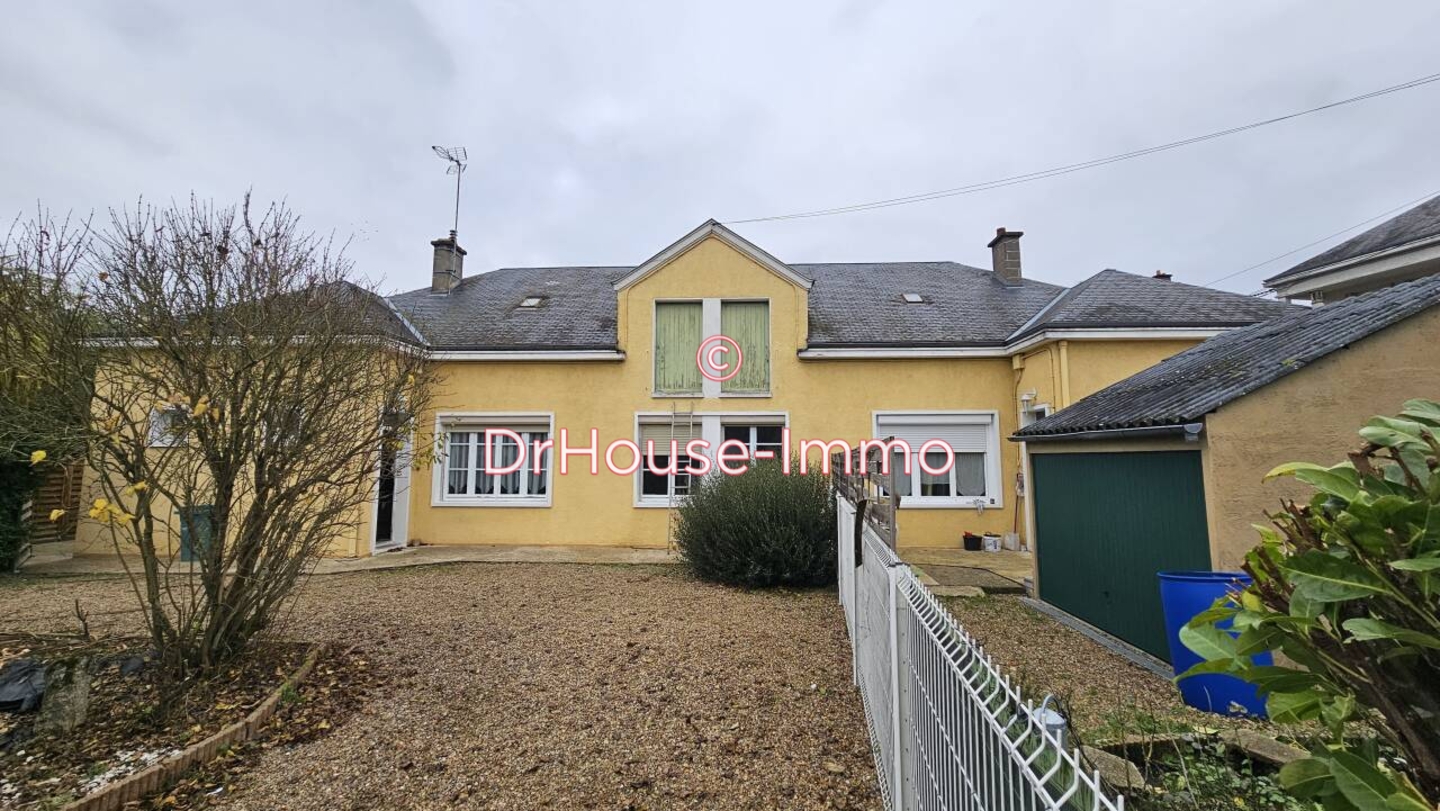 Maison 7 pièces de 130 m² - Bessé-sur-Braye (72310)