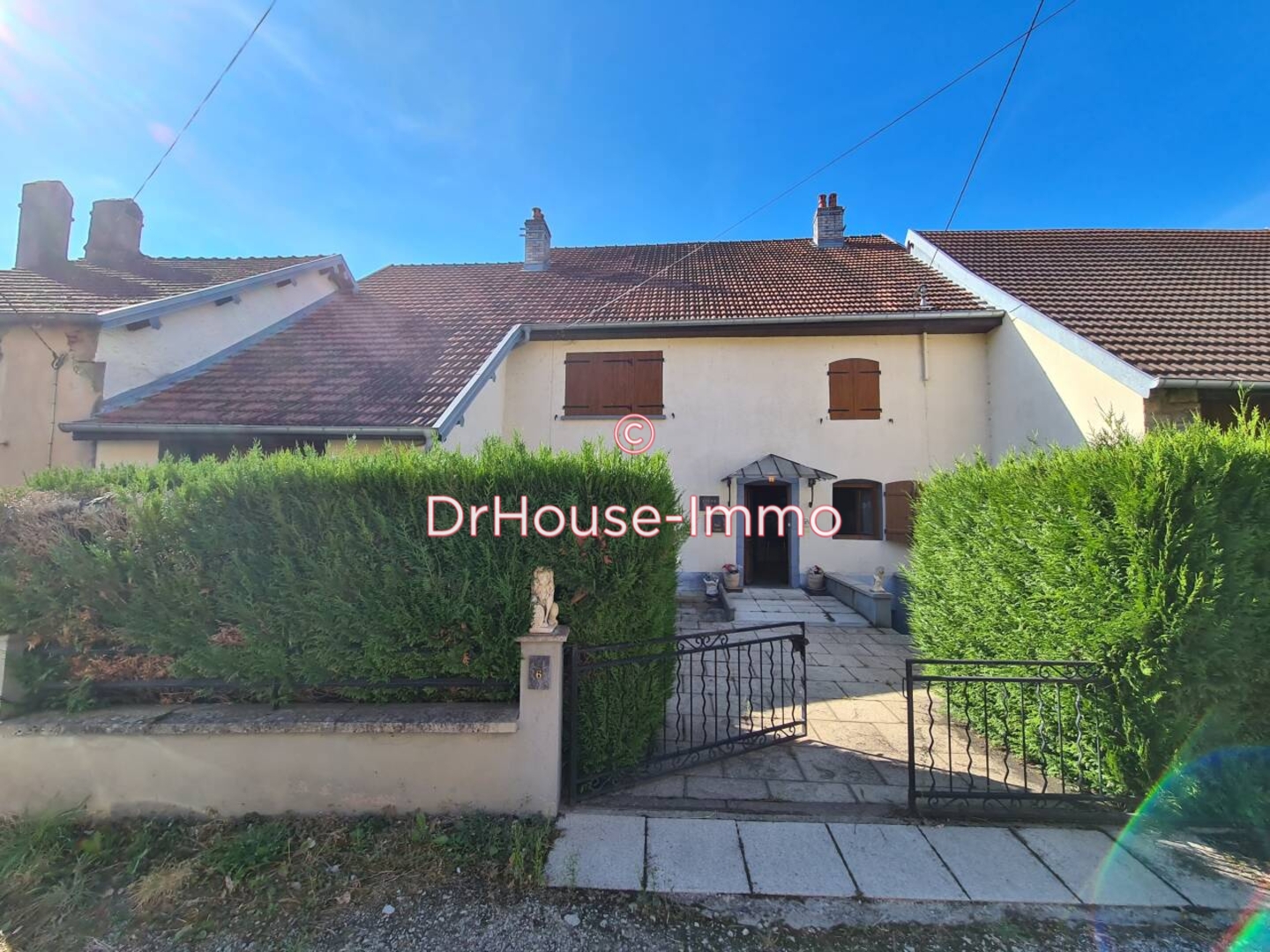 Maison 7 pièces de 162 m² - Rougemont (25680)