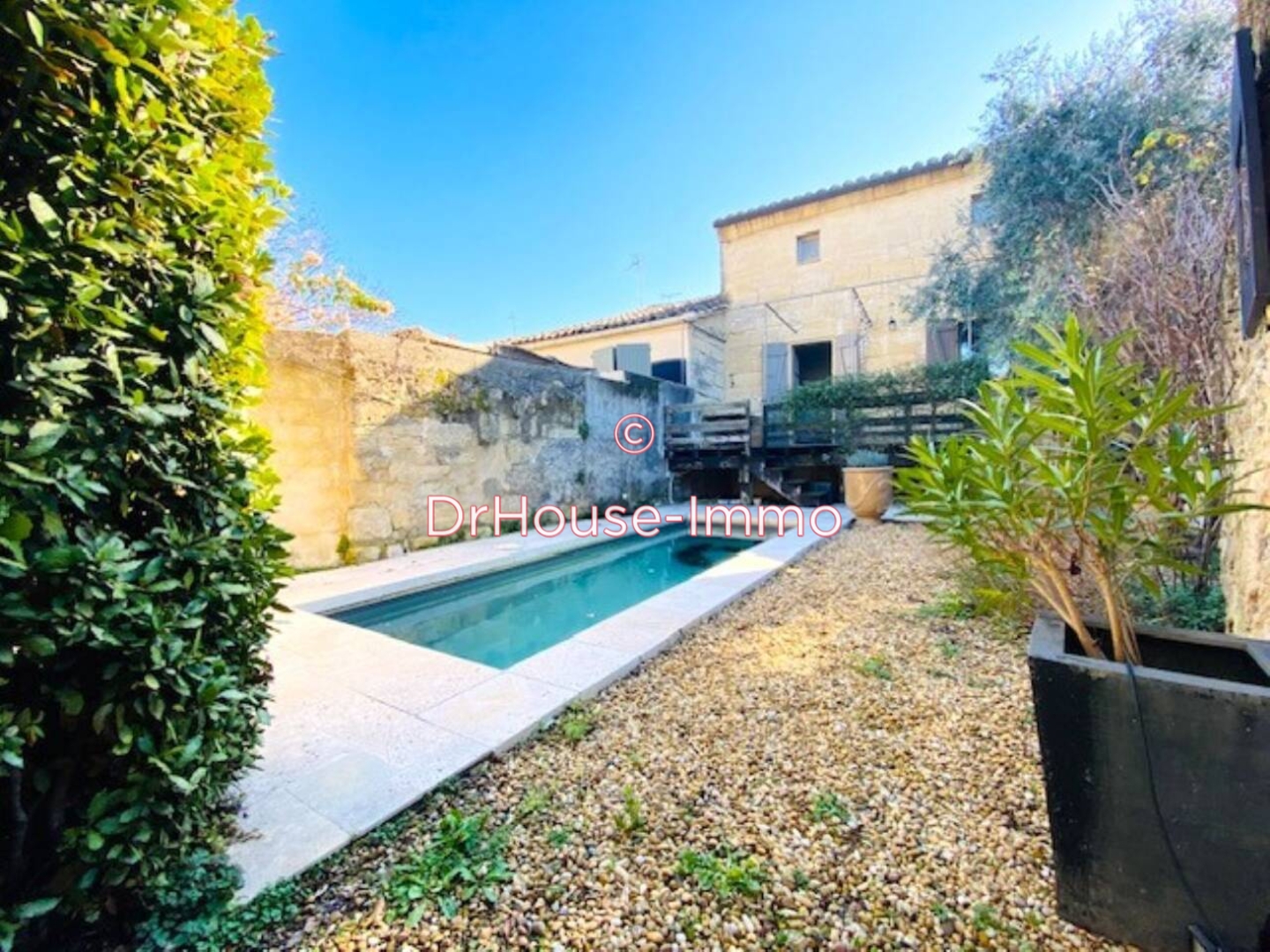 Maison 8 pièces de 170 m² - Uzès (30700)