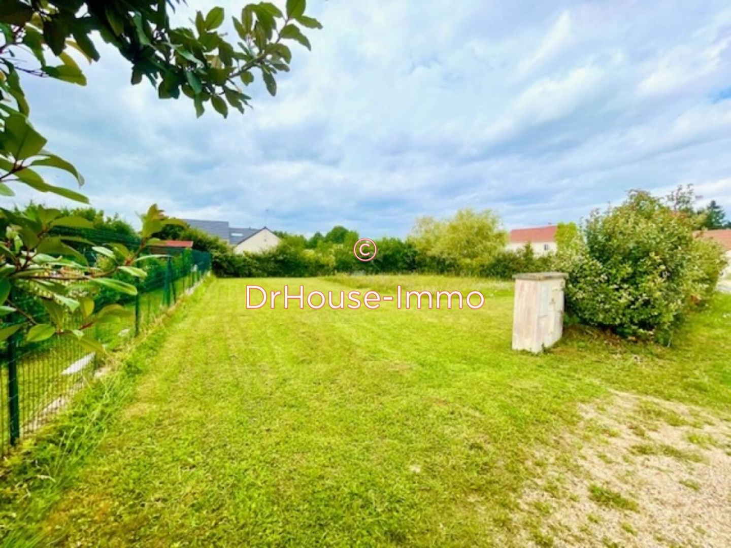 Terrain de 495 m² - La Genevraye (77690)