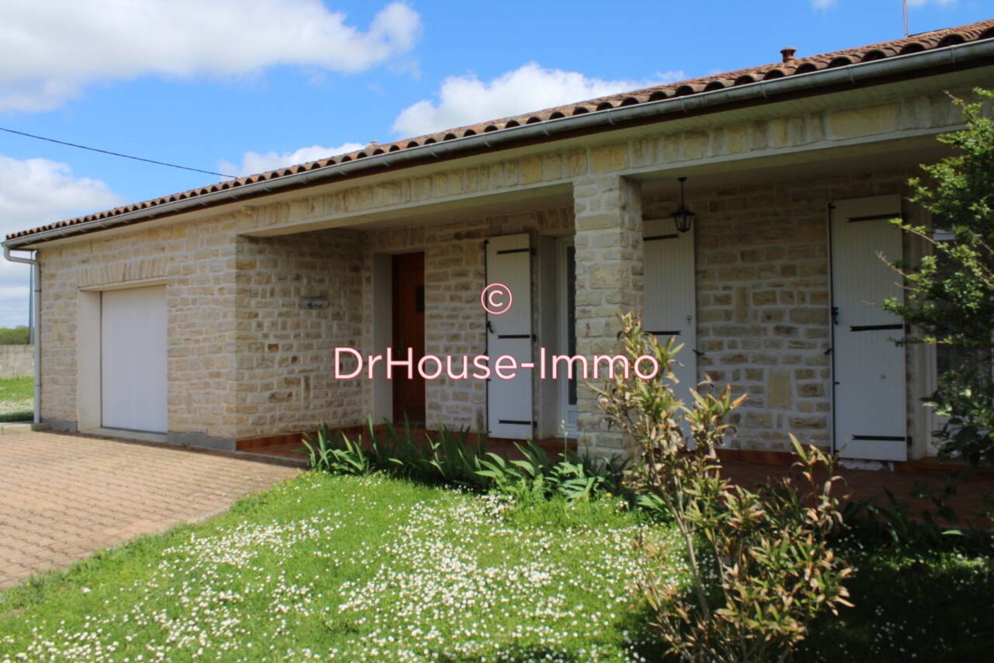 Maison 6 pièces de 128 m² - Puymoyen (16400)