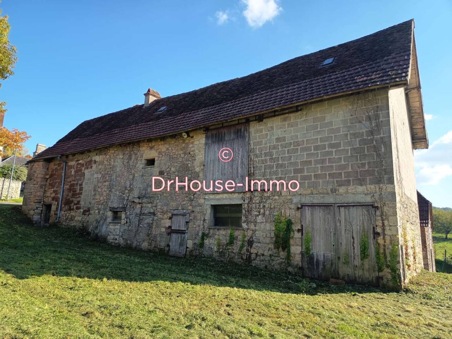 Maison 4 pièces de 200 m² - Ayen (19310)