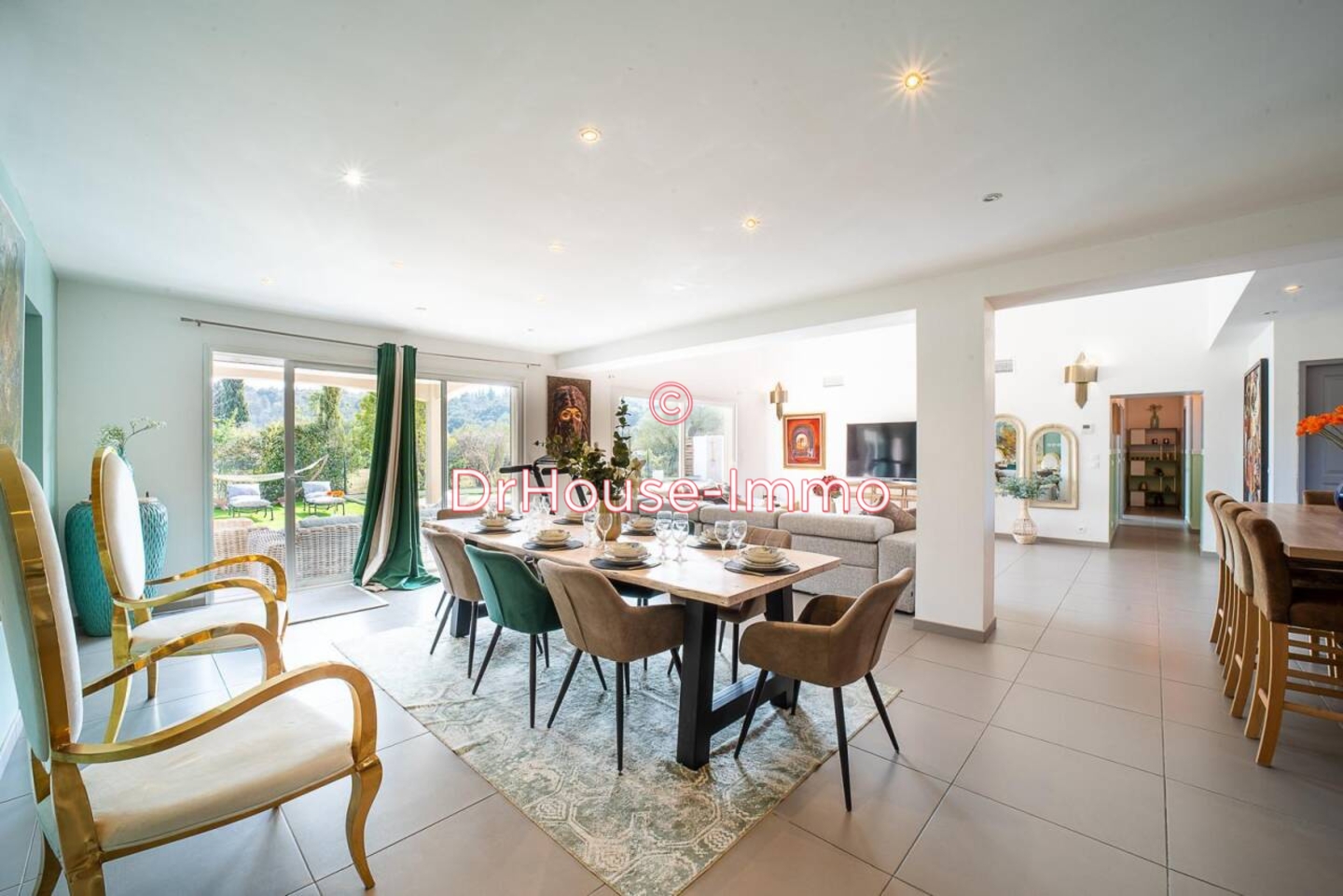 Maison 9 pièces de 250 m² - Vivès (66490)