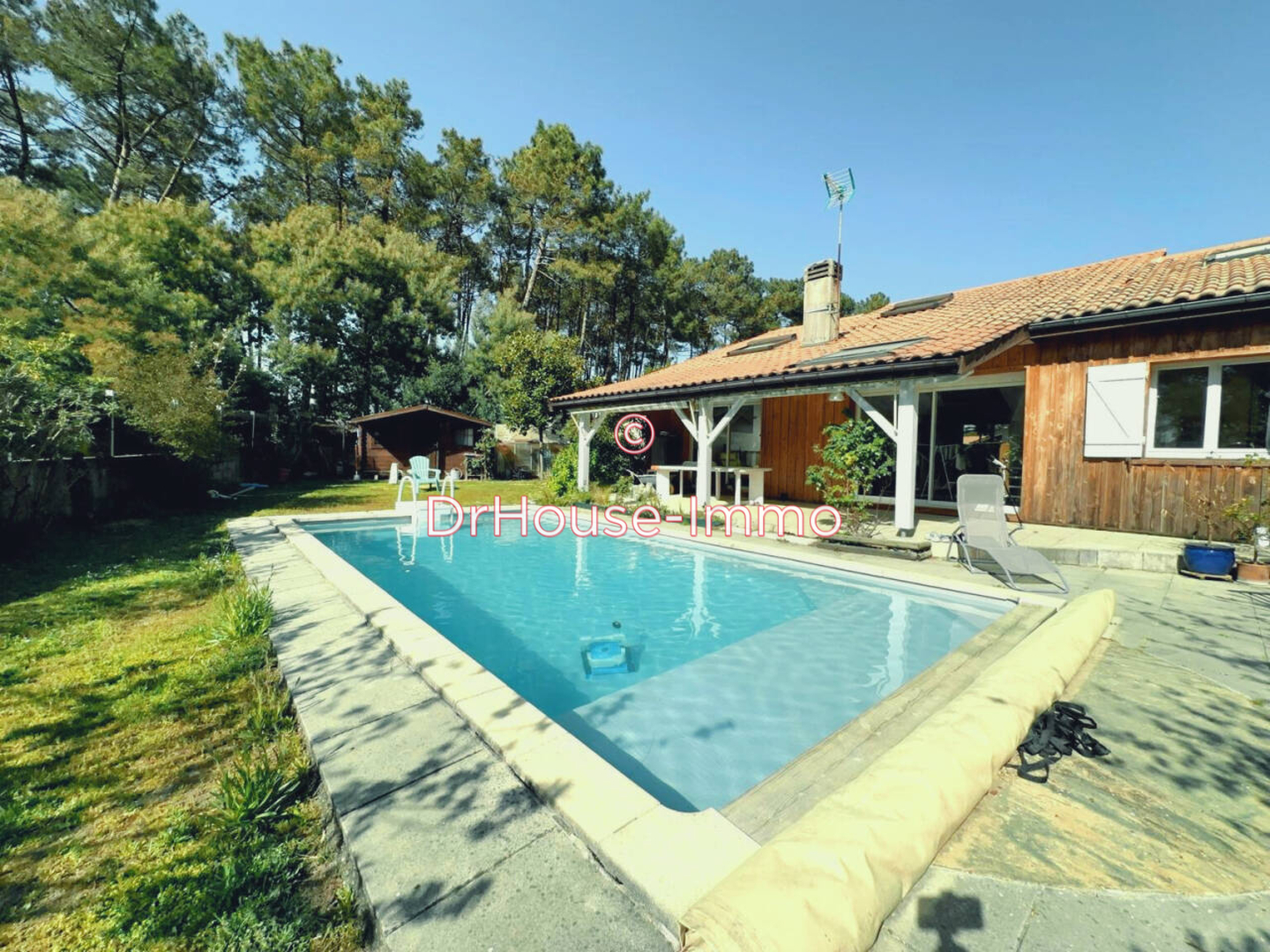 Maison 6 pièces de 140 m² - Arès (33740)
