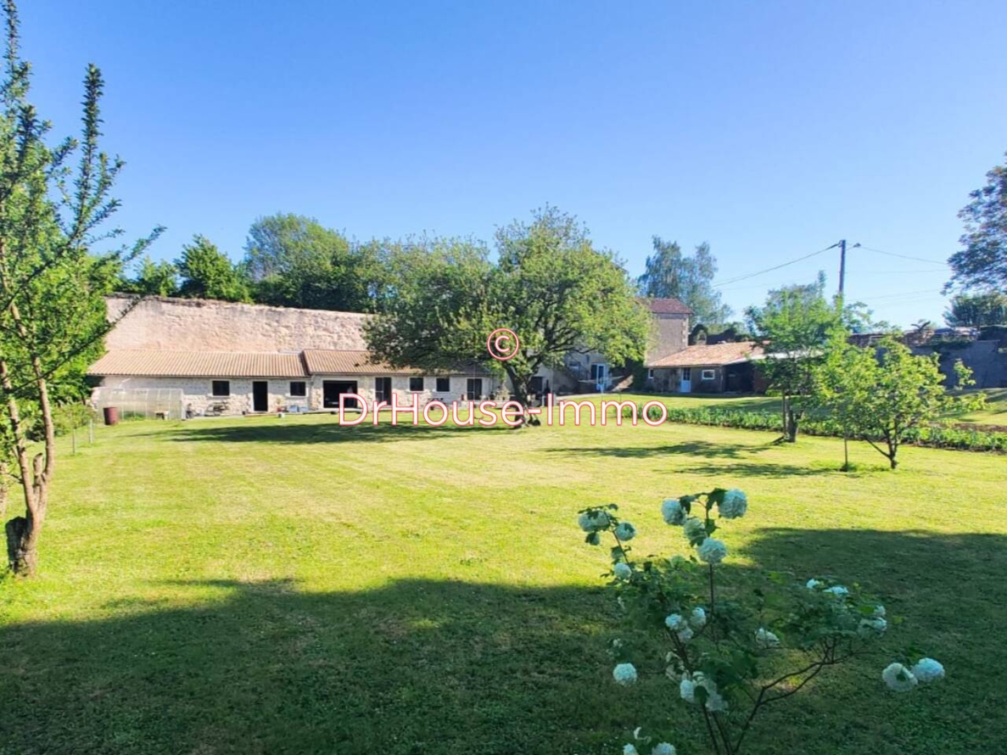 Maison 7 pièces de 182 m² - Coulonges-sur-l'Autize (79160)