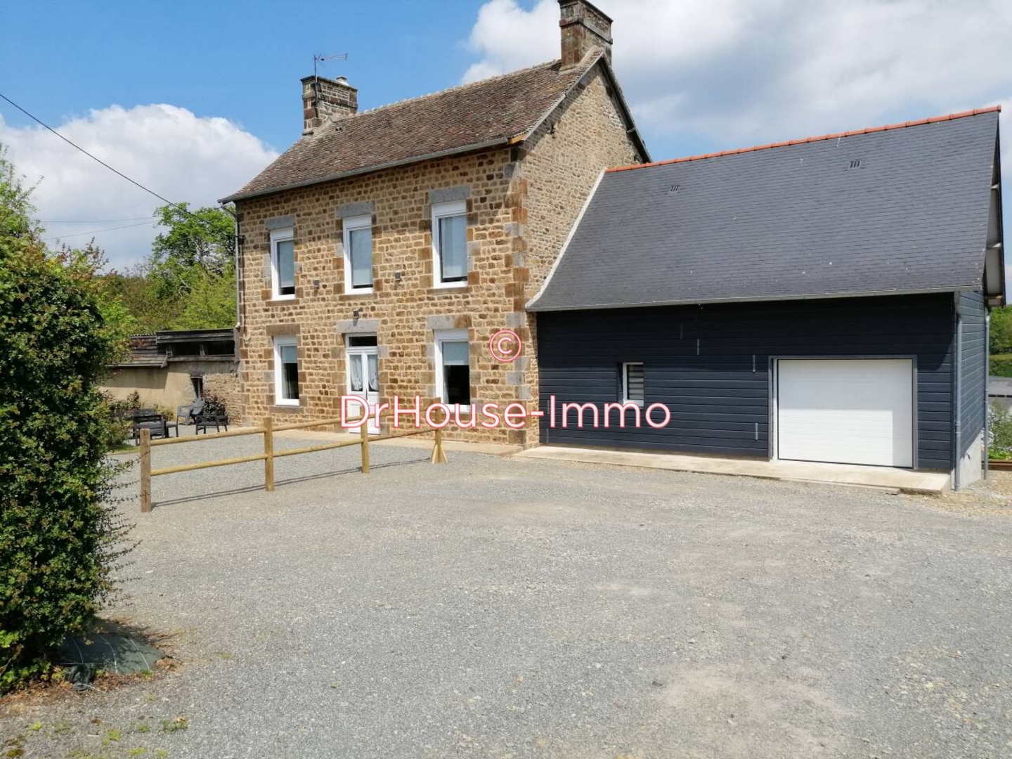Maison 6 pièces de 131 m² - Gorron (53120)