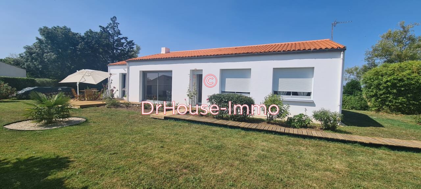 Maison 6 pièces de 133 m² - Champagné-les-Marais (85450)