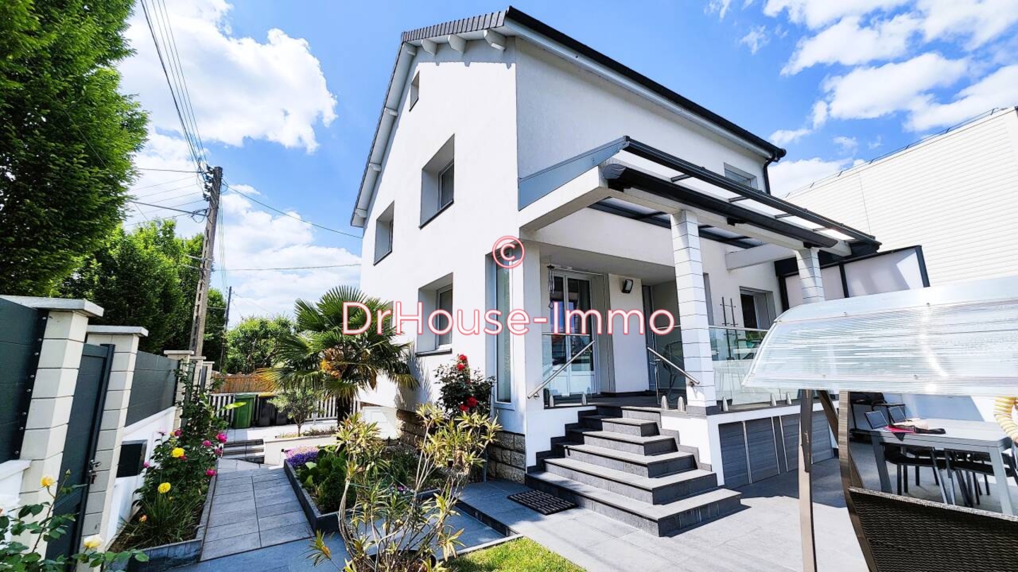 Maison 7 pièces de 130 m² - Morangis (91420)