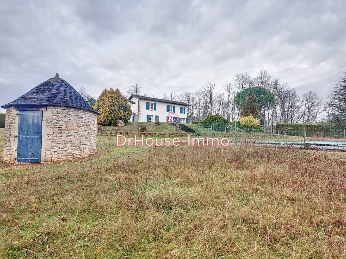 Maison 8 pièces de 256 m² - Brantôme (24310)