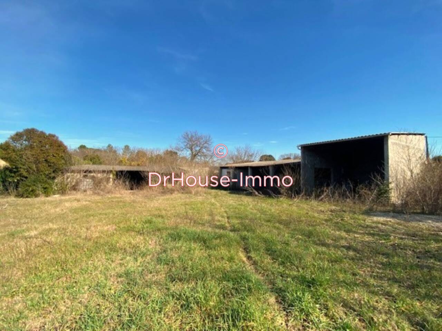 Maison 3 pièces de 300 m² - Uzès (30700)