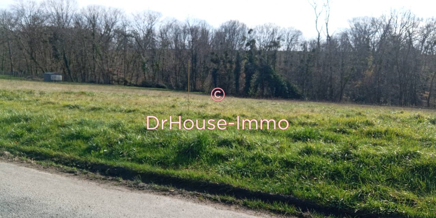 Terrain de 1 648 m² - Sauveterre-de-Guyenne (33540)