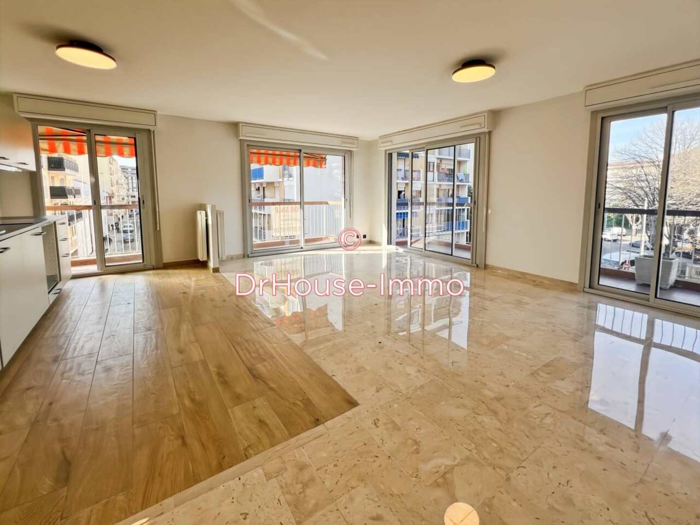 Appartement 3 pièces de 65 m² - Nice (06300)