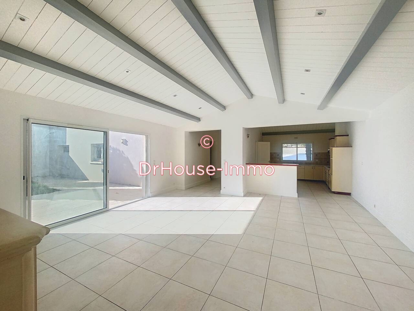 Maison 6 pièces de 167 m² - Périgny (17180)