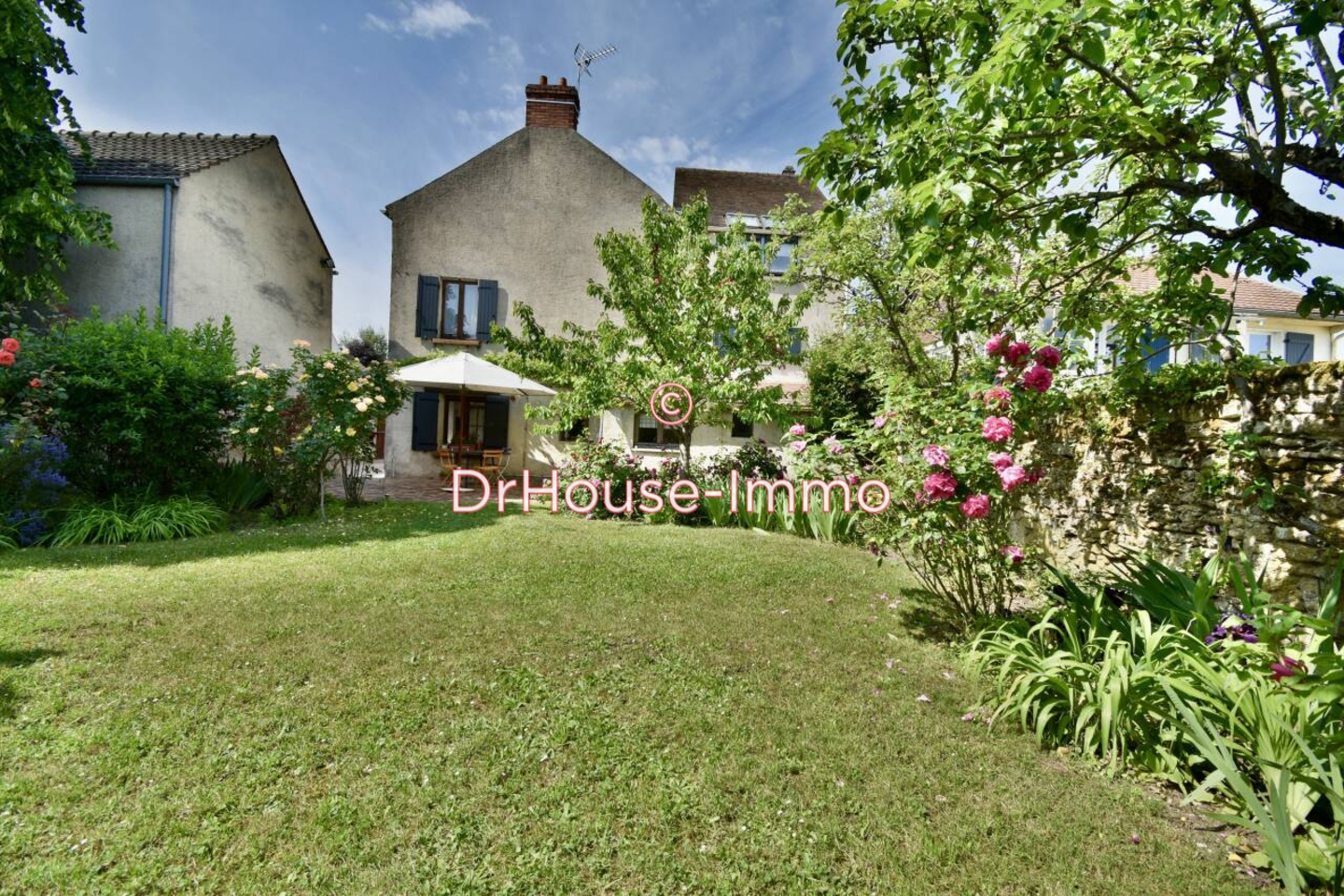 Maison 6 pièces de 205 m² - Issou (78440)