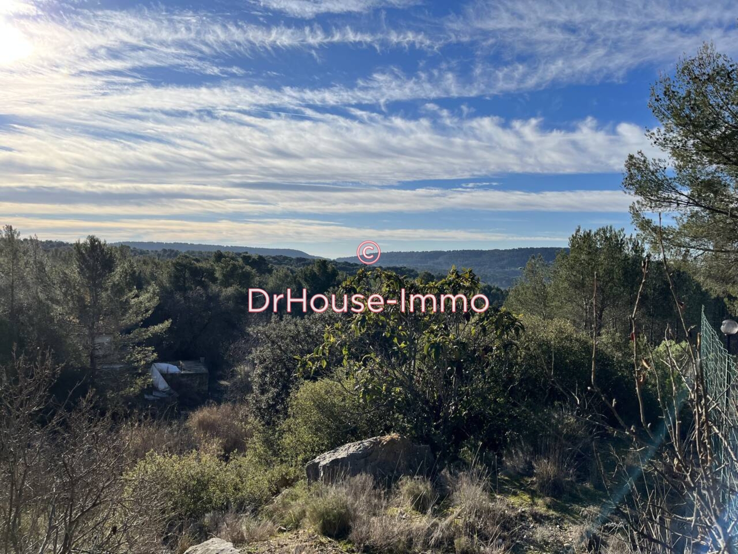 Maison 10 pièces de 250 m² - Ventabren (13122)