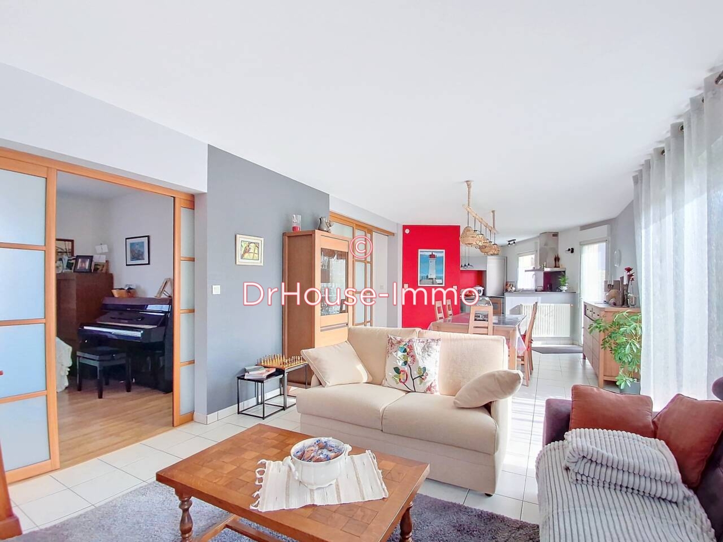 Maison 6 pièces de 138 m² - Saint-James (50240)