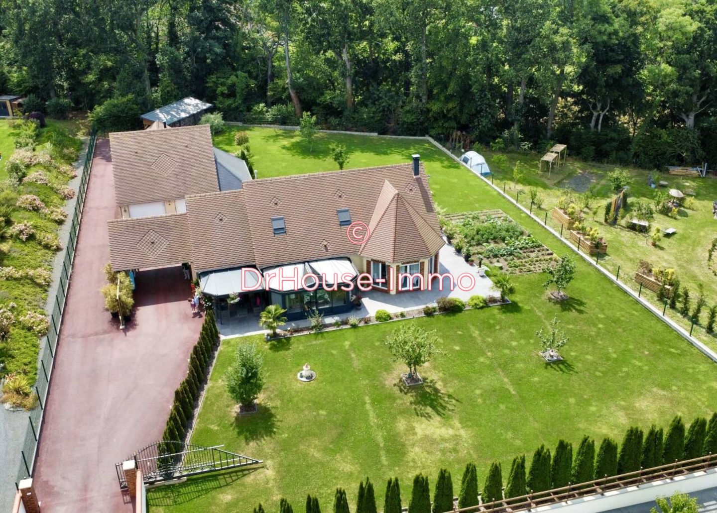 Maison 9 pièces de 241 m² - Périers-en-Auge (14160)