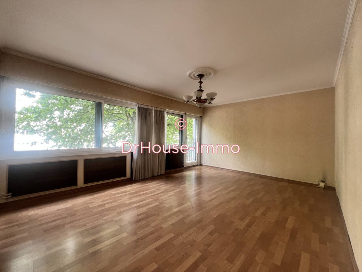 Appartement 4 pièces de 88 m² - Lille (59000)