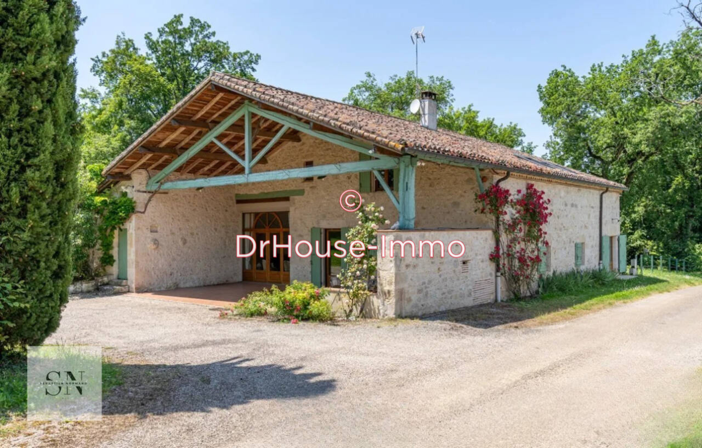 Maison 8 pièces de 221 m² - Dolmayrac (47110)