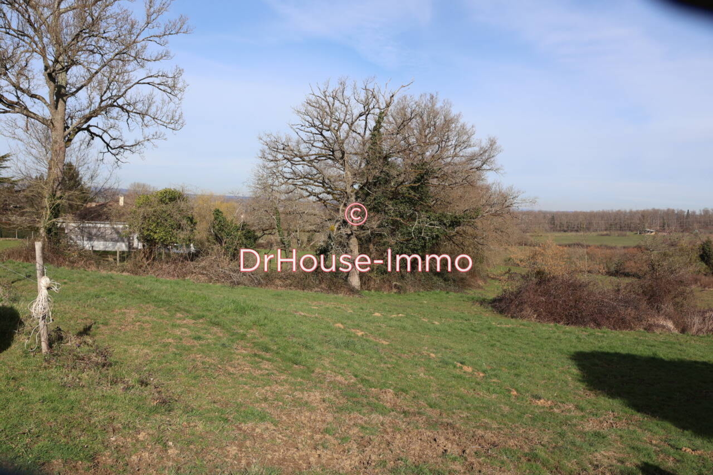 Terrain de 1 506 m² - Beynac (87700)