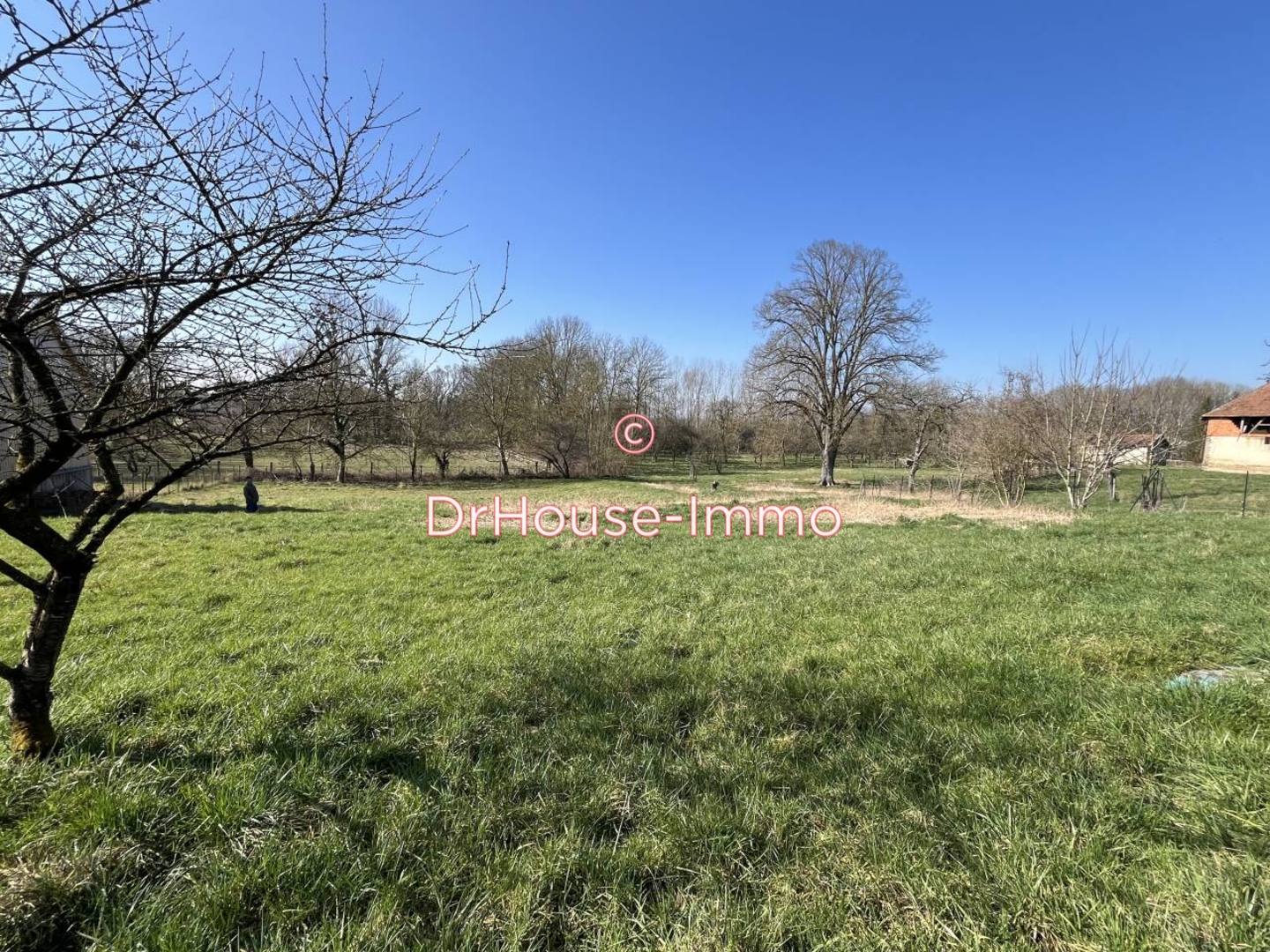 Terrain de 2 206 m² - Saint-Benoît-sur-Seine (10180)