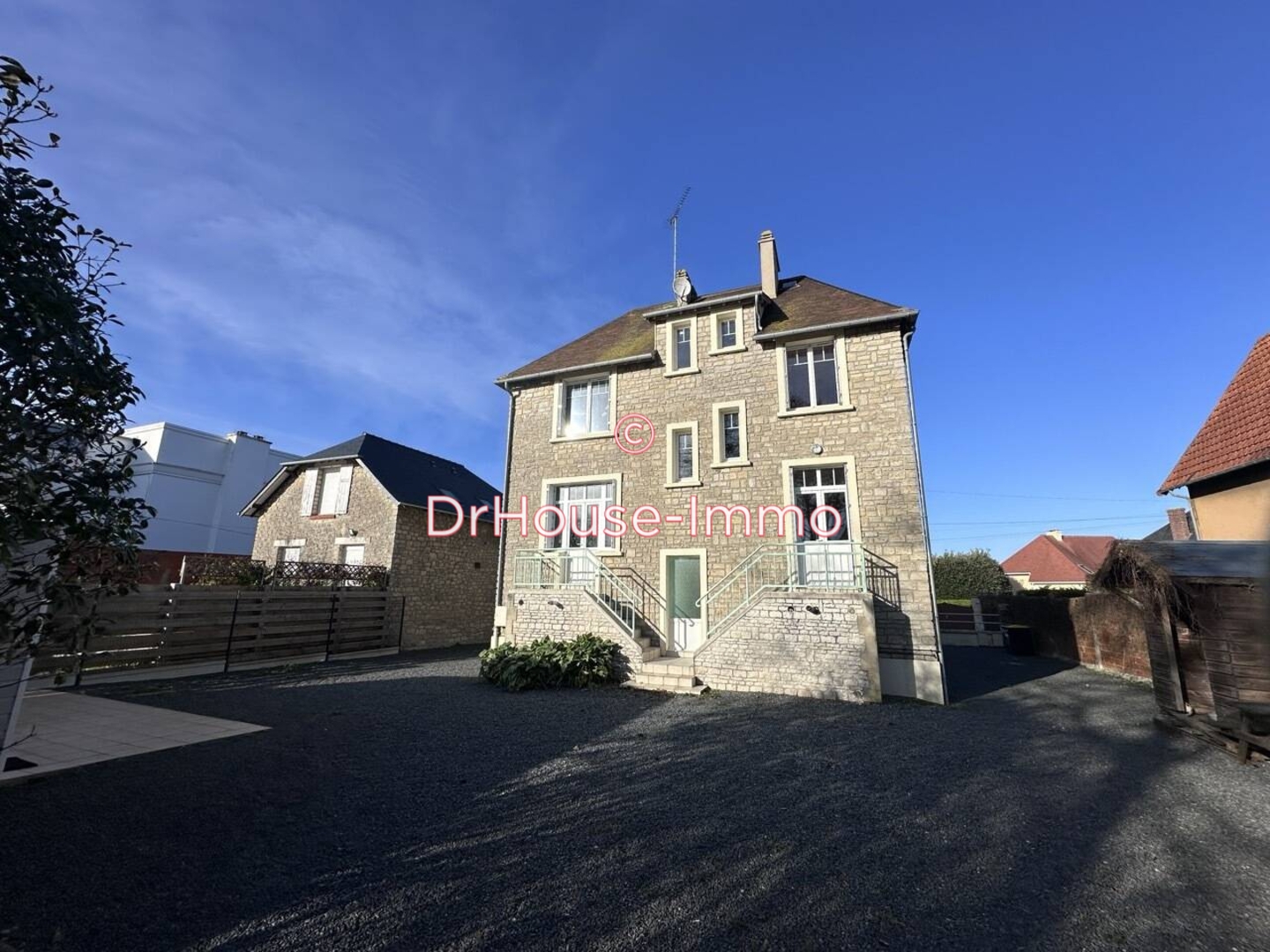Maison 9 pièces de 235 m² - Grandcamp-Maisy (14450)