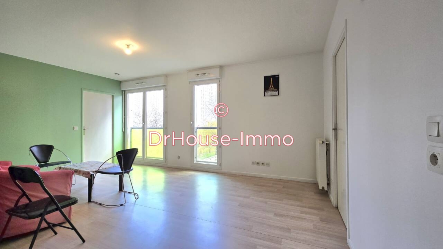 Appartement 3 pièces de 67 m² - Bobigny (93000)