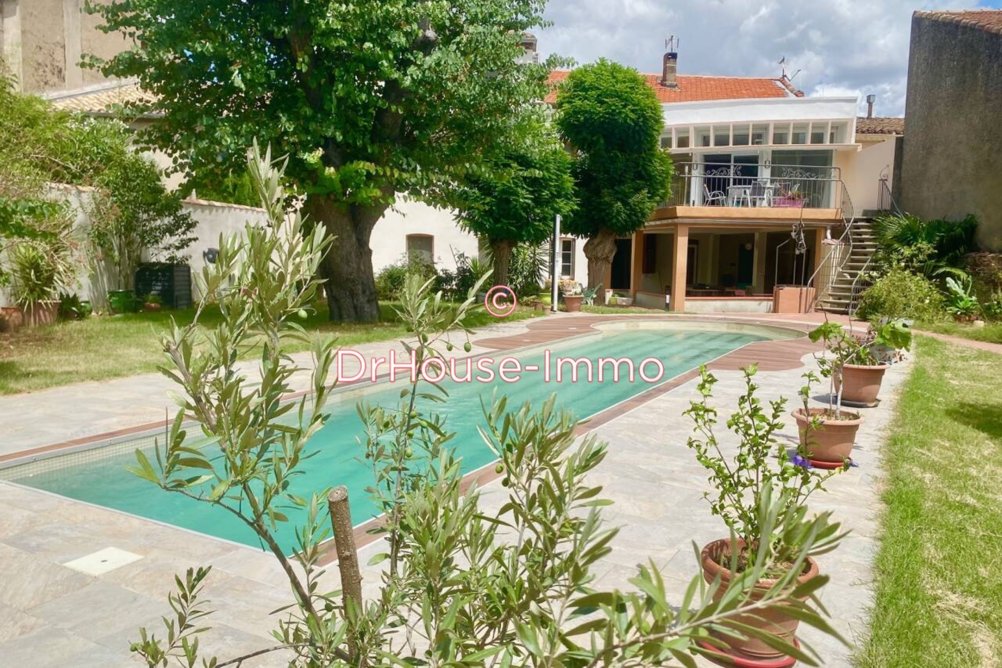 Maison 13 pièces de 370 m² - Carcassonne (11000)