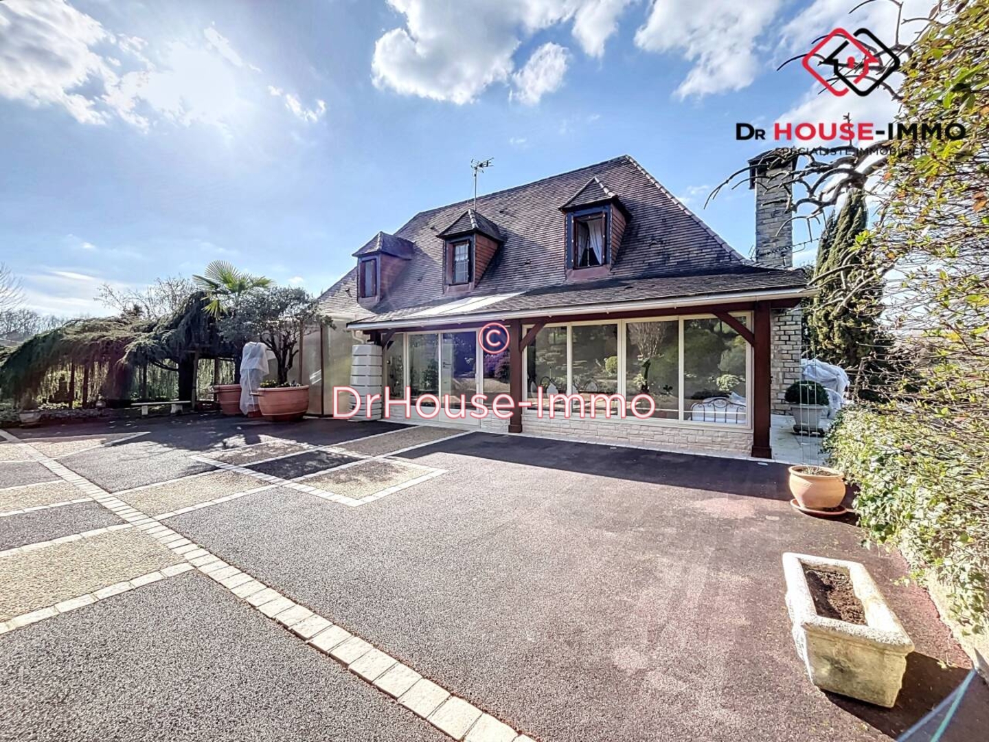 Maison 7 pièces de 222 m² - Chancelade (24650)