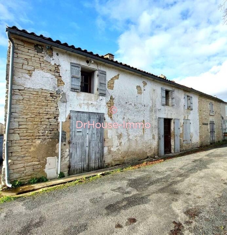 Maison 8 pièces de 256 m² - Cramchaban (17170)