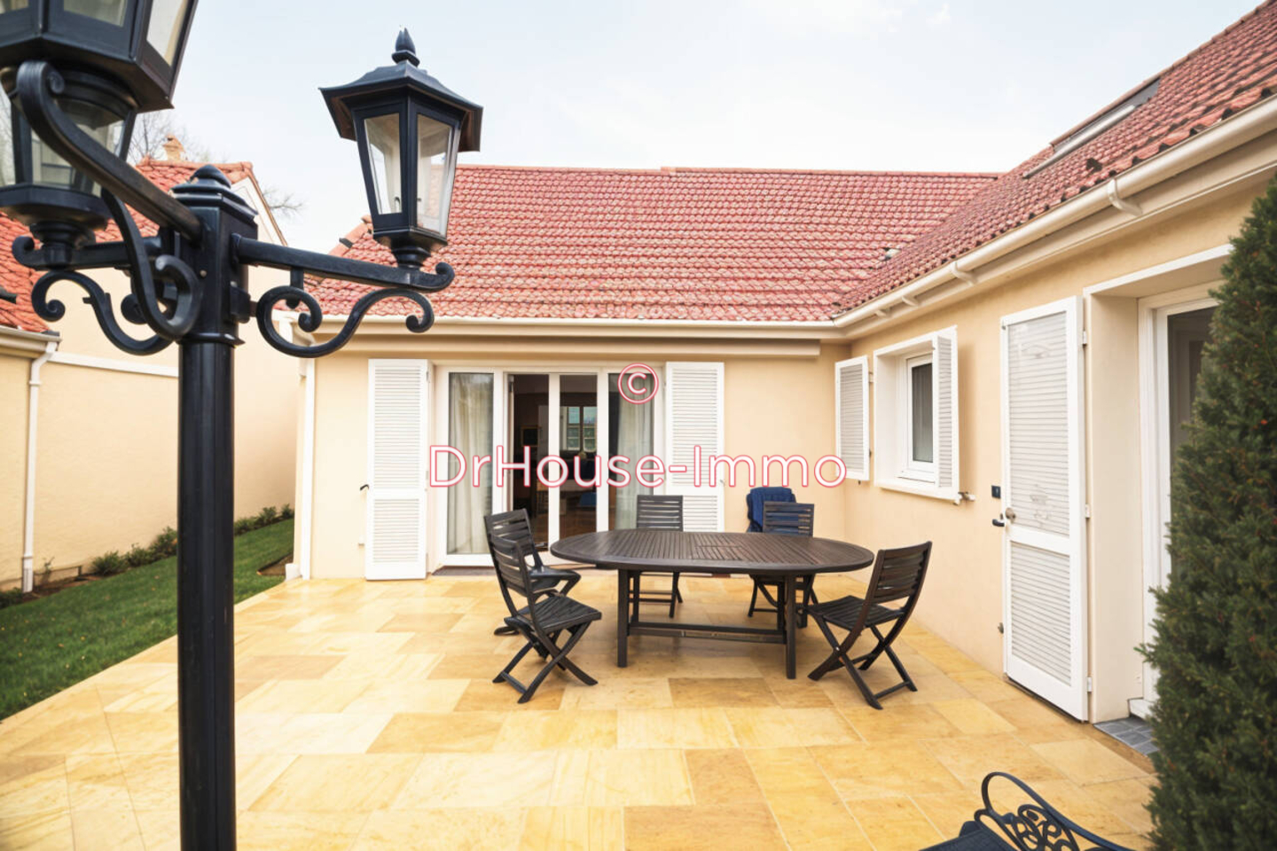 Maison 5 pièces de 111 m² - Montigny-le-Bretonneux (78180)