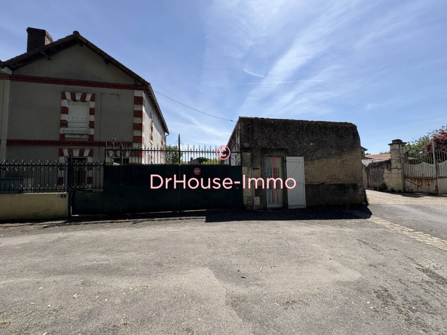 Maison 3 pièces de 96 m² - Mirebeau (86110)