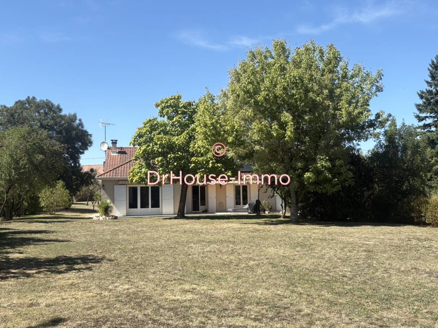 Maison 5 pièces de 158 m² - Lésigny (86270)