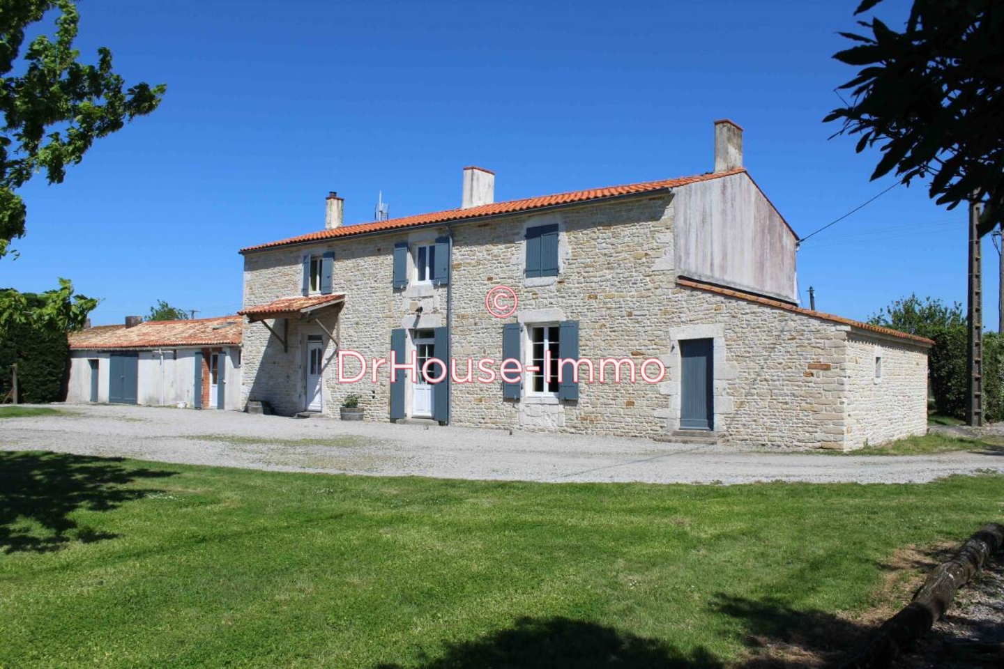 Maison 7 pièces de 213 m² - Marans (17230)