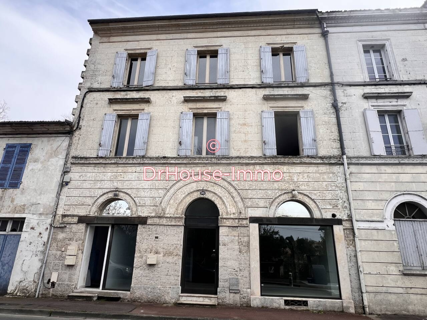 Immeuble 8 pièces de 250 m² - Ribérac (24600)