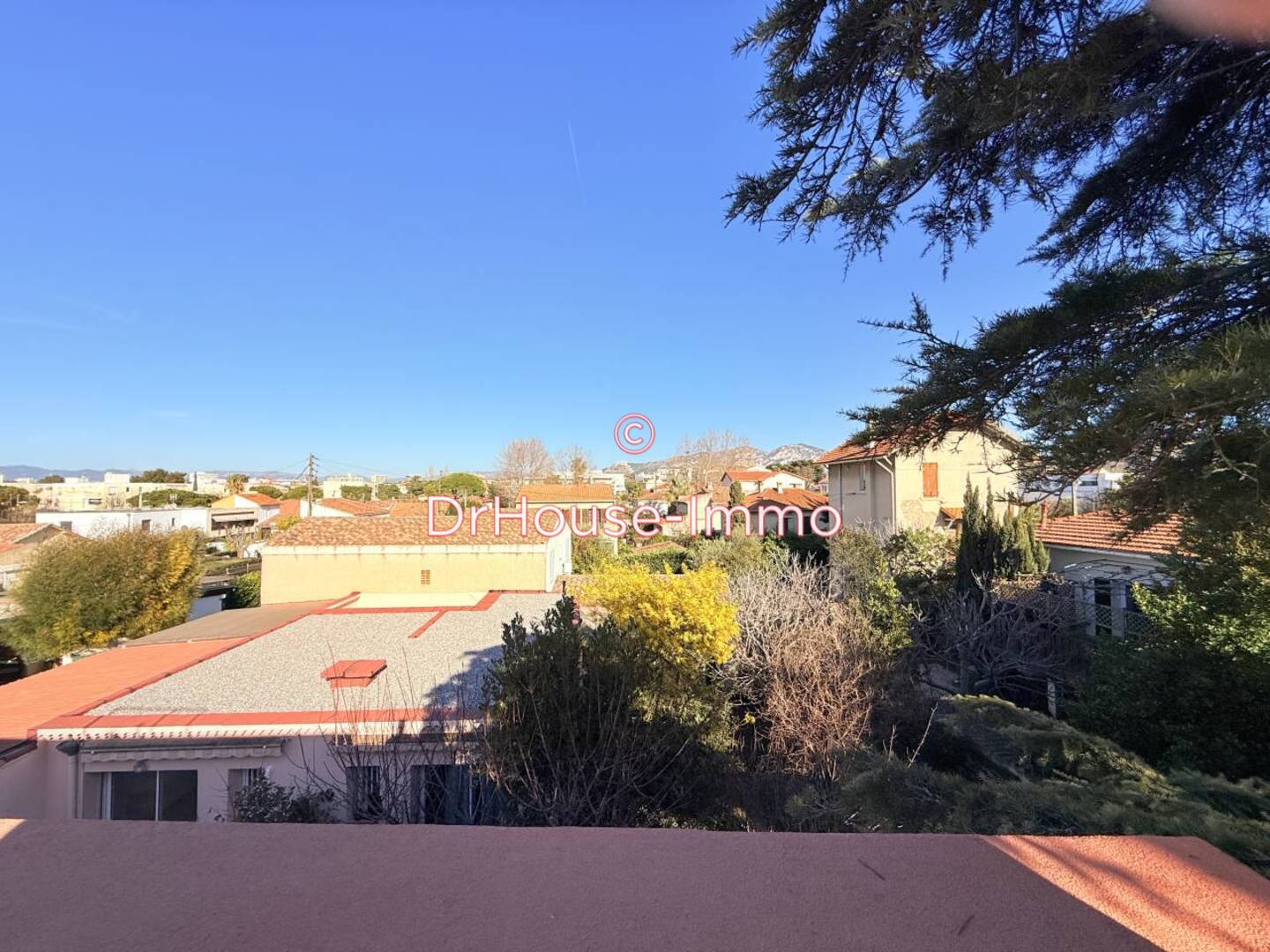 Appartement 2 pièces de 42 m² - Marseille (13008)
